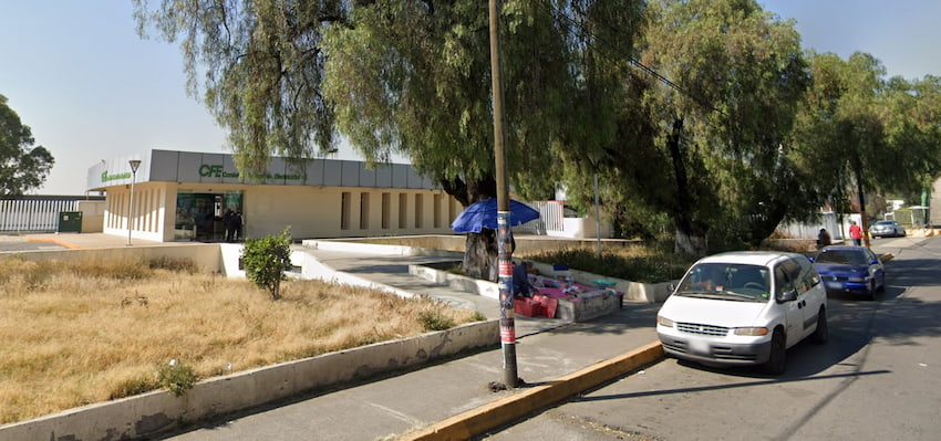 Exterior de la sucursal de CFE en Tenayuca.